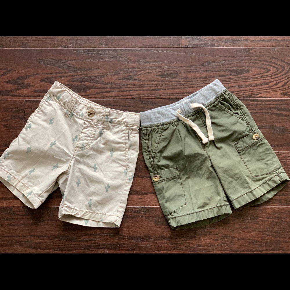 Old navy 18-24 months shorts bundle.